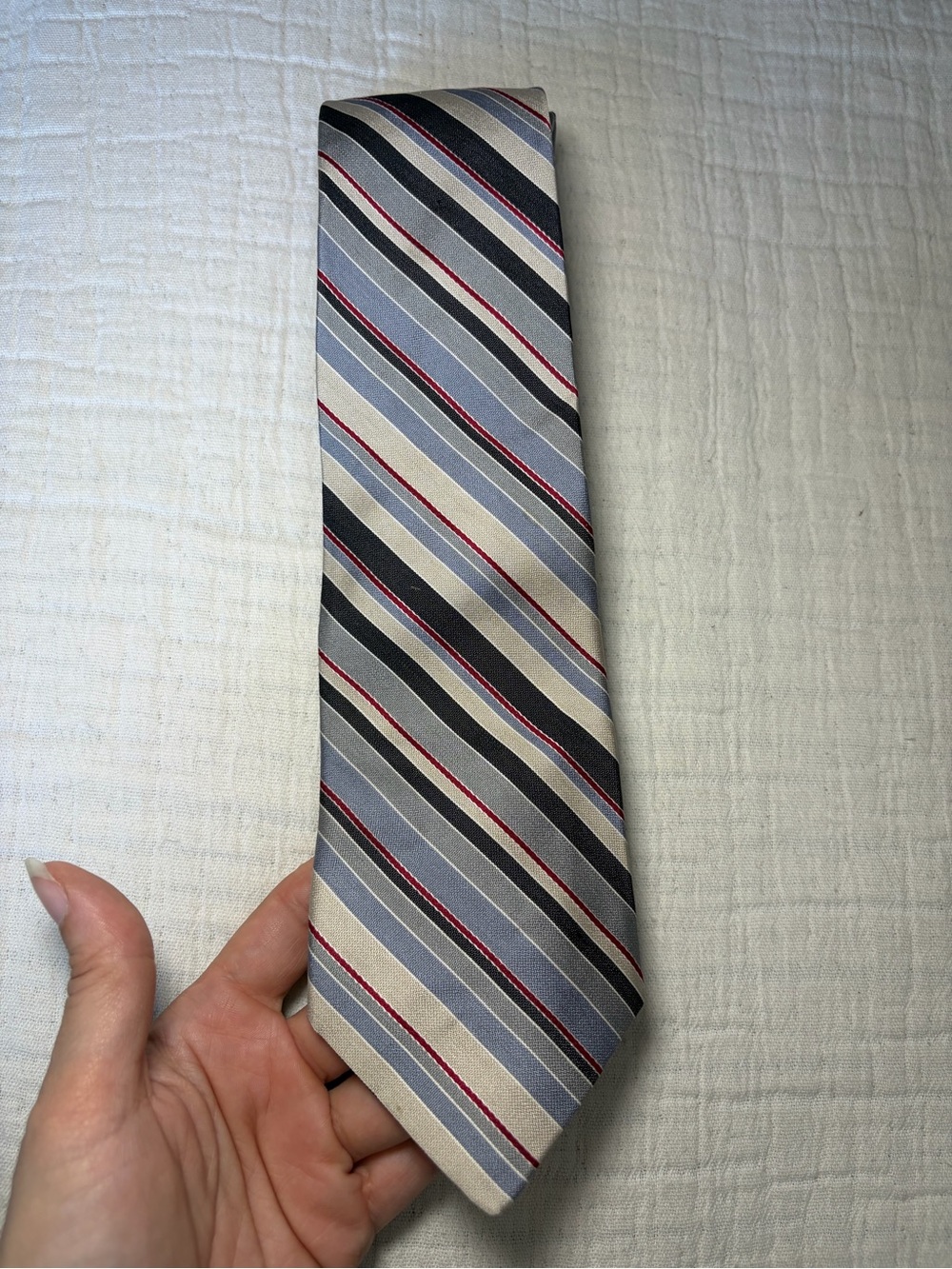 Vintage Oscar de la Renta 100% Silk Striped Tie Designer Necktie - Picture 2 of 3